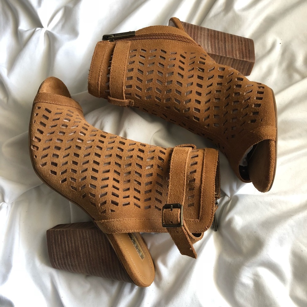 NWOT BCBGeneration Open Toe Camel Booties
